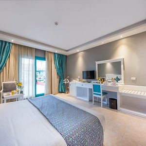 Deluxe Double Room Side Sea View